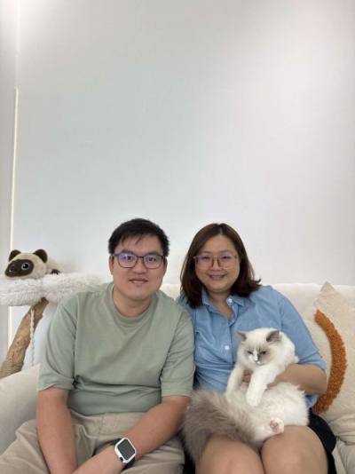 Ragdoll family with their CatzillaSG kitten in Singapore